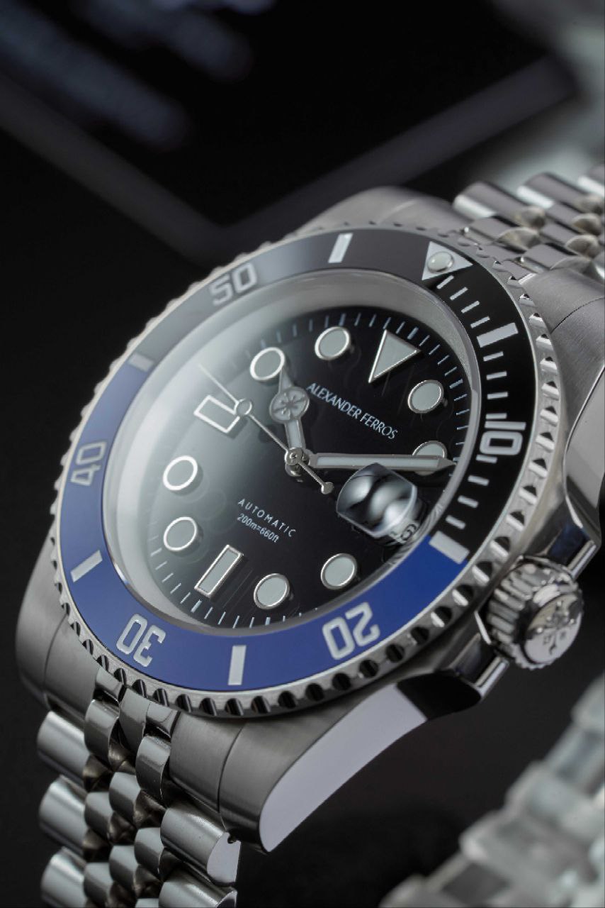 Alexander Ferros Diver - Người Dơi Năm Thánh